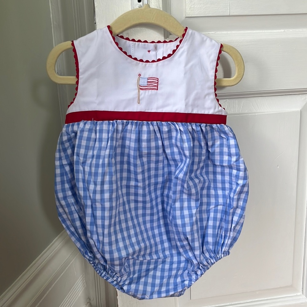 Little English Bubble, American Flag